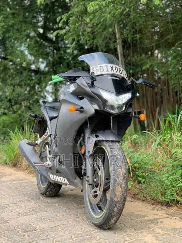 Honda CB250R 2020