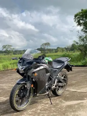 Honda CB250R 2020