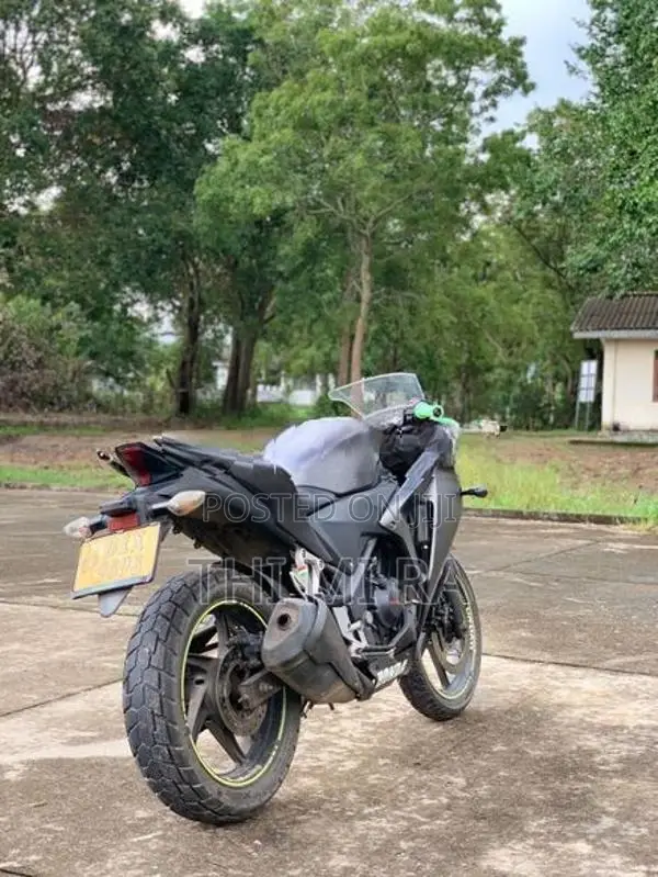 Honda CB250R 2020