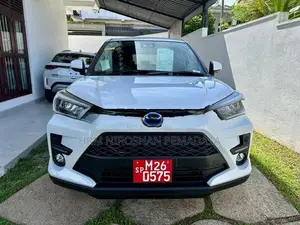 Toyota Raize Z Hybrid BSM 2025