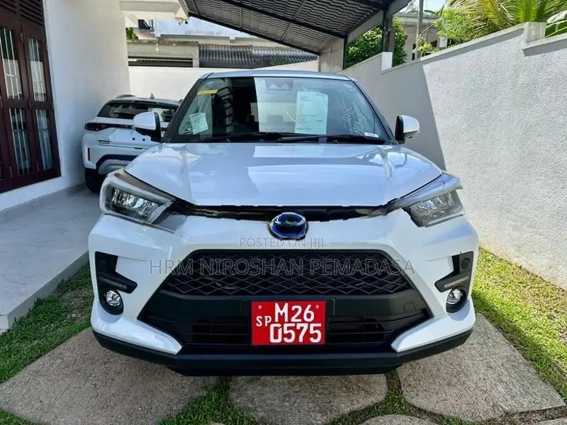 Toyota Raize Z Hybrid BSM 2025