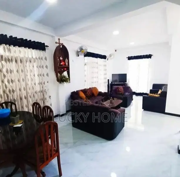 Business / Family House Rent Kadawatha Town Area