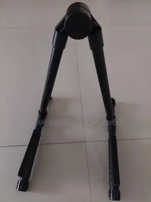 Box Guitar Stand
