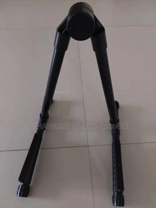 Box Guitar Stand