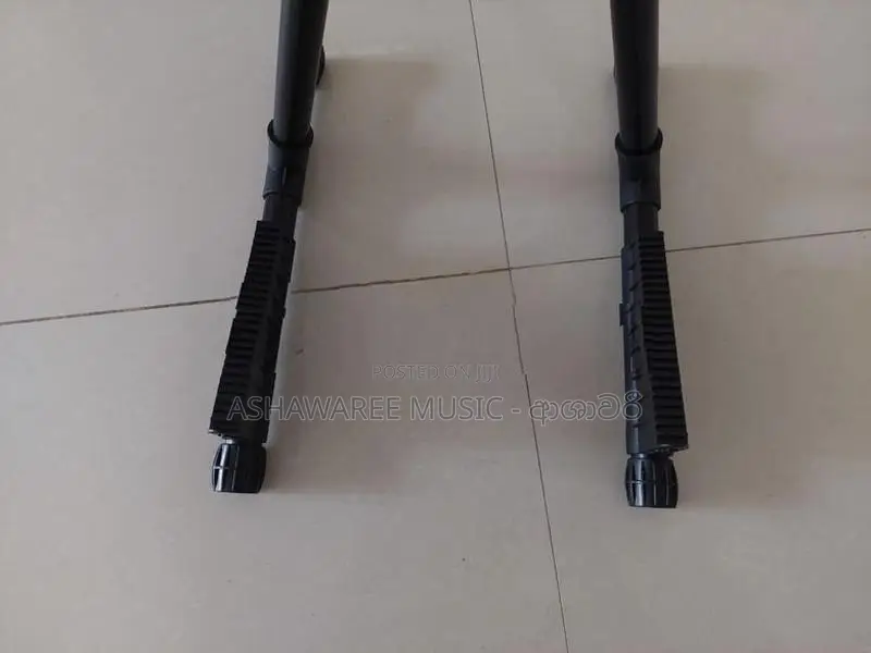 Box Guitar Stand