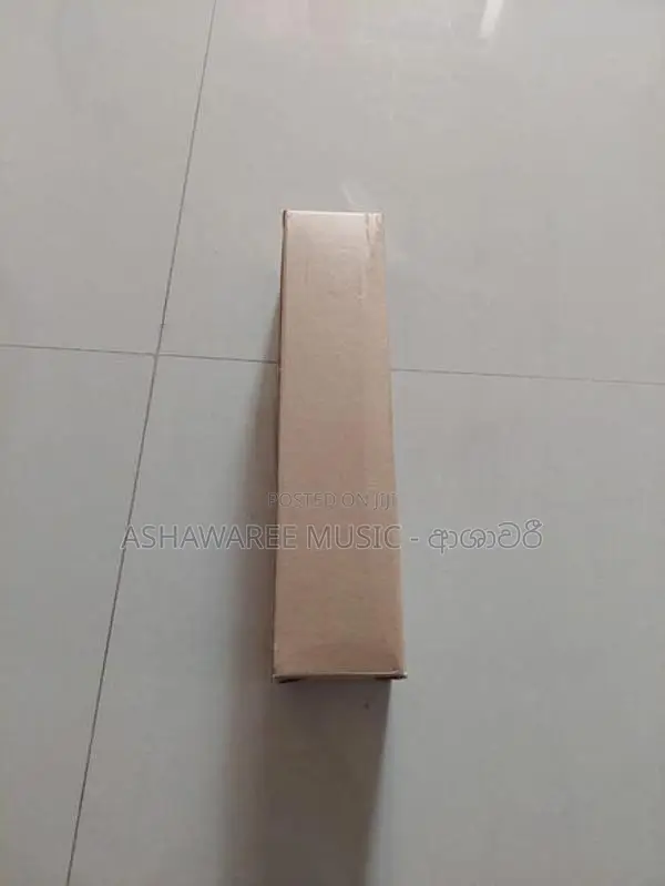 Box Guitar Stand