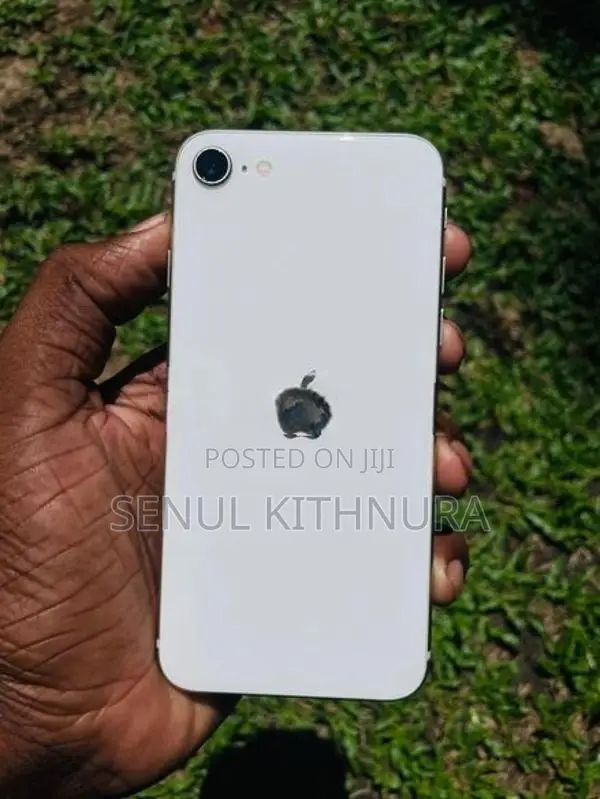 Apple iPhone SE 3 (Used)