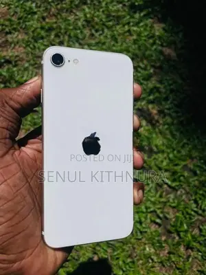 Apple iPhone SE 3 (Used)