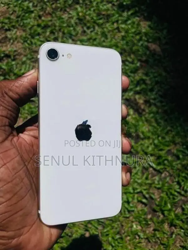 Apple iPhone SE 3 (Used)
