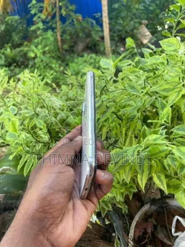 Apple iPhone X (Used)