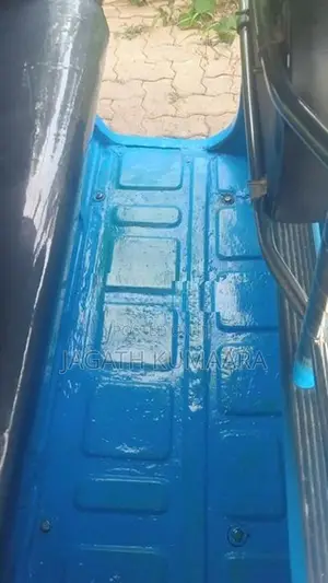 Bajaj RE 1995