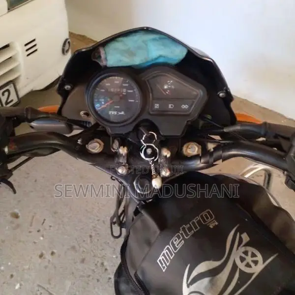 TVS Metro 2015