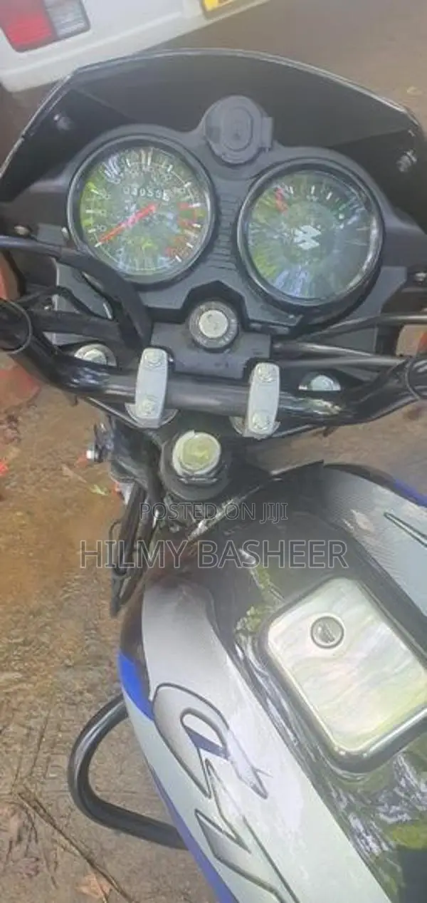 Bajaj CT100 2025