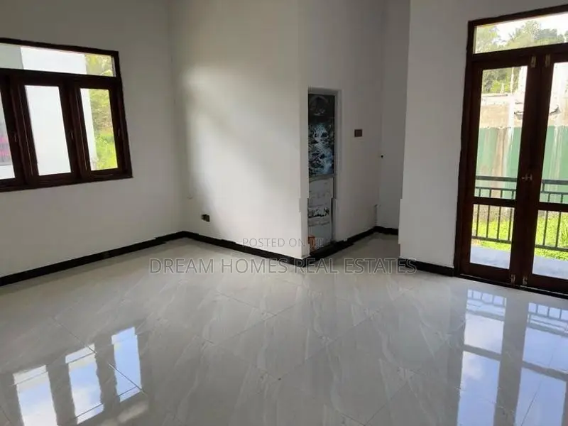 Spacious Modern House for Sale in Kiribathgoda – Prime Location