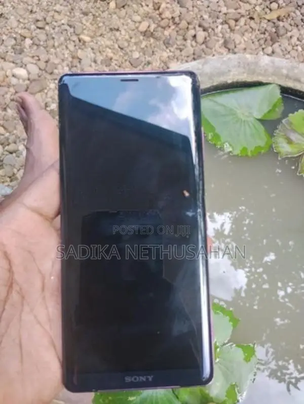Sony Xperia XZ3 (Used)