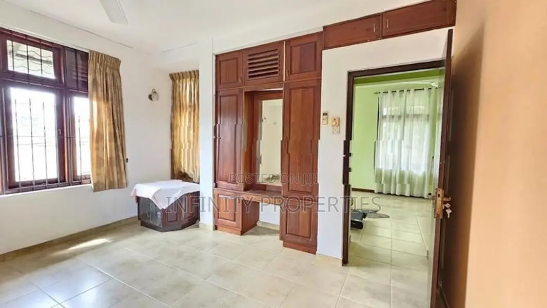 (AFA131) 03 Storey House with 7.78P Sale Udahamulla Nugegoda