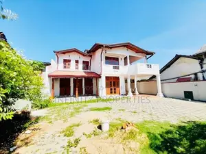 (AFA133) 03 Storey Luxury House with 26.5P Sale Nugegoda