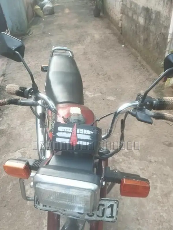 Hero CD 100 2005