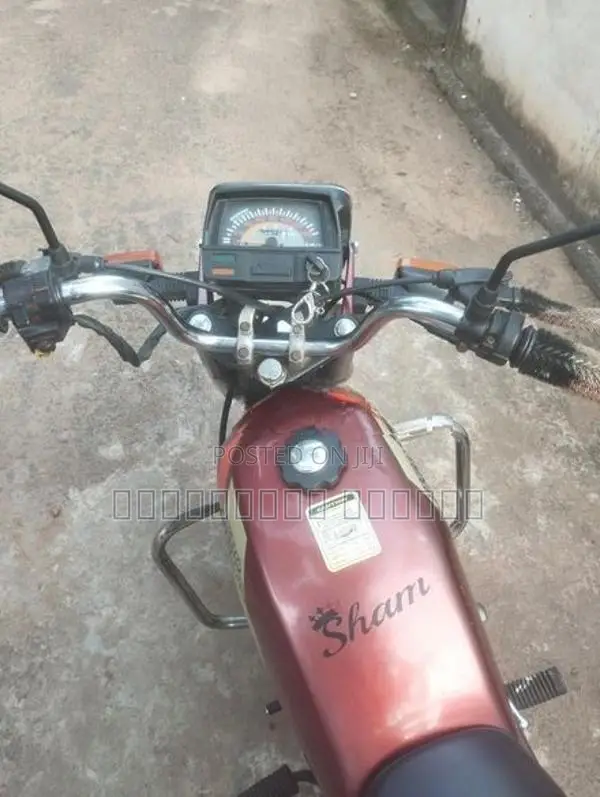 Hero CD 100 2005