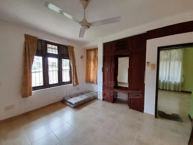 (AFA131) 03 Storey House with 7.78P Sale Udahamulla Nugegoda