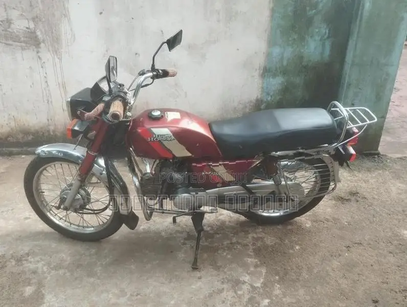 Hero CD 100 2005