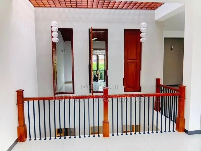 (AFA138) Brand New Luxury House Sale in Lake Road Pelawaththa