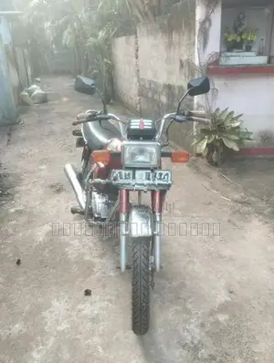 Hero CD 100 2005