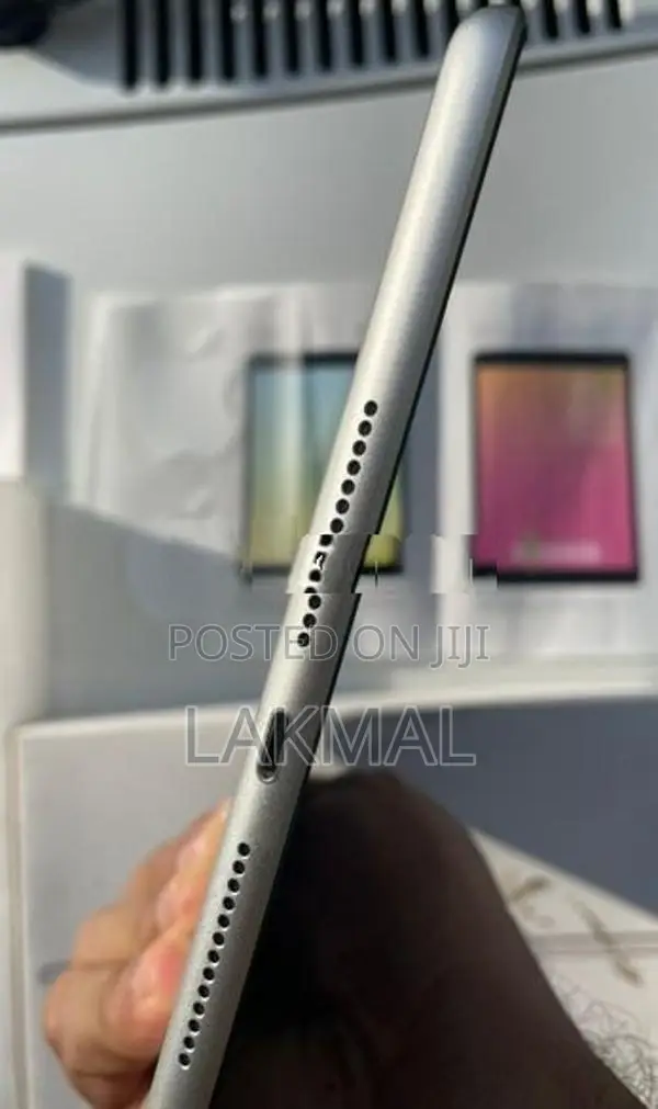 Apple iPad 9th Generation (64GB, Wi-Fi)