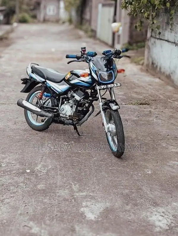 Bajaj CT100 2025