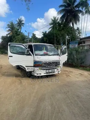 Toyota Dolphin 2000