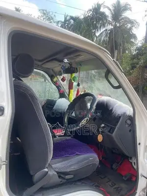 Toyota Dolphin 2000