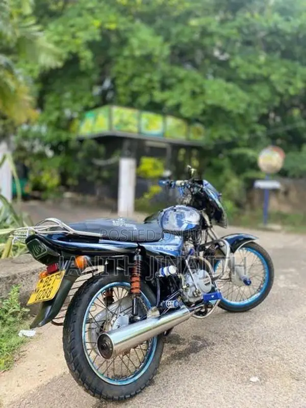 Bajaj CT100 2017