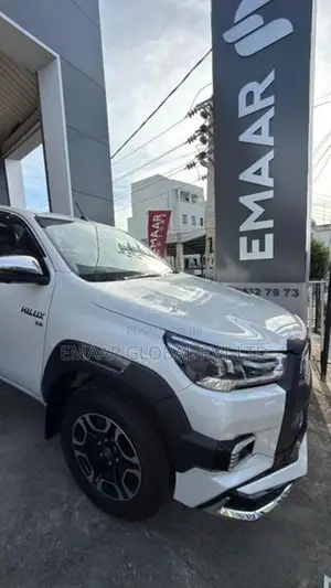 Toyota Hilux REVO ROCCO 2025