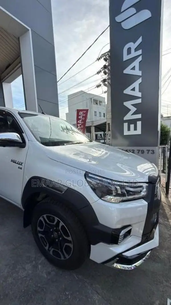 Toyota Hilux REVO ROCCO 2025