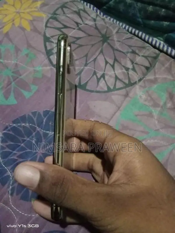 Apple iPhone XS (Used)