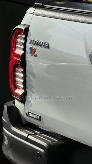 Toyota Hilux REVO ROCCO 2025