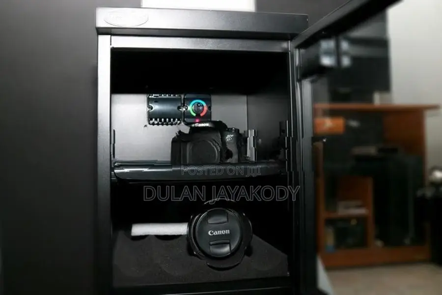 Canon 77D Camera