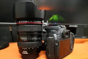 Canon 77D Camera