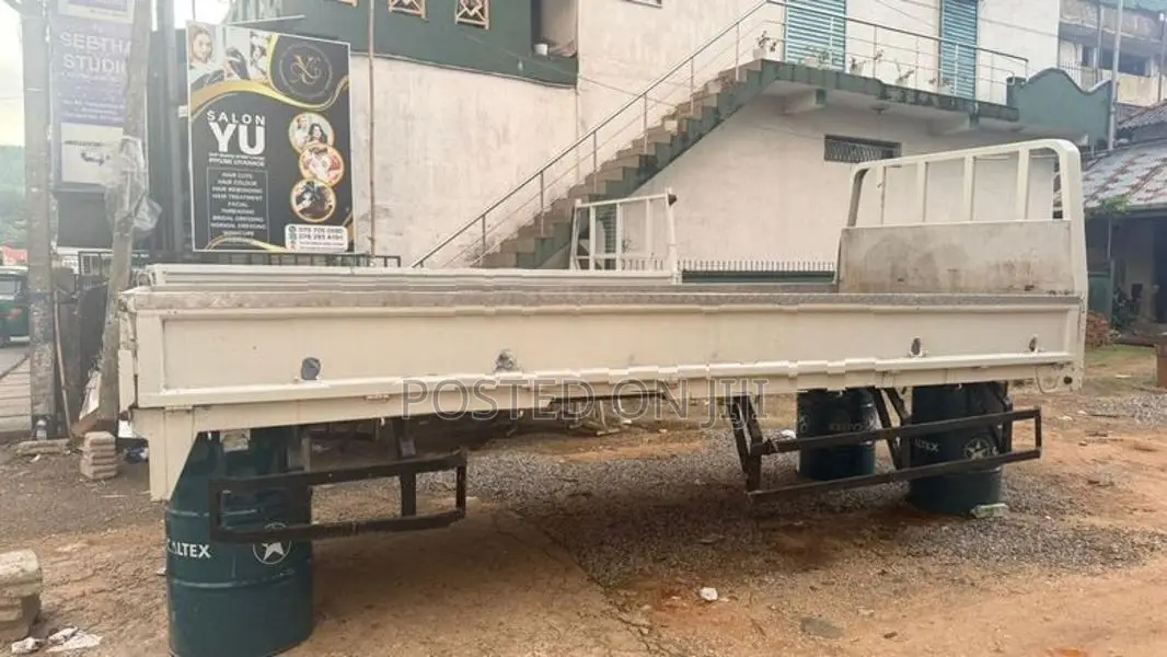 Isuzu Trailer