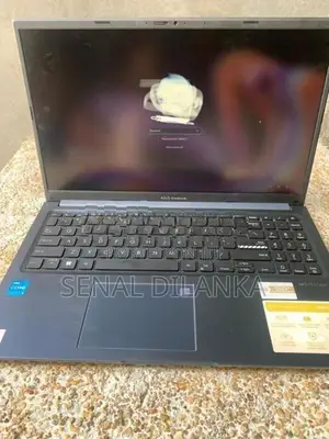 Asus Vivobook X1504VA