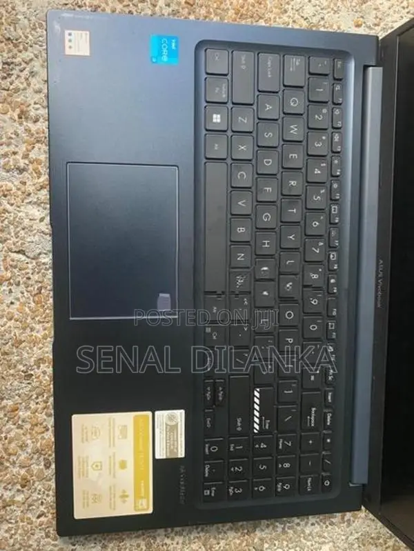 Asus Vivobook X1504VA