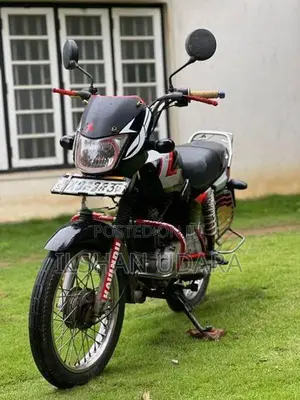 Bajaj CT100 2012