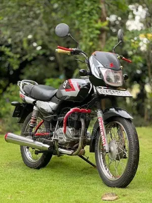 Bajaj CT100 2012