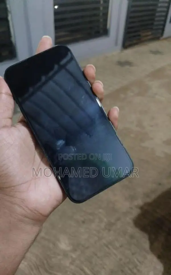 Apple iPhone 13 (Used)