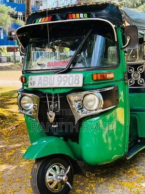 Bajaj RE 2019