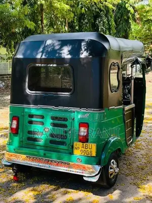 Bajaj RE 2019