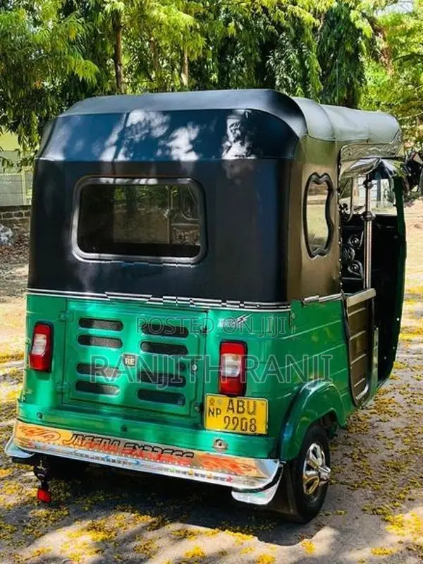 Bajaj RE 2019