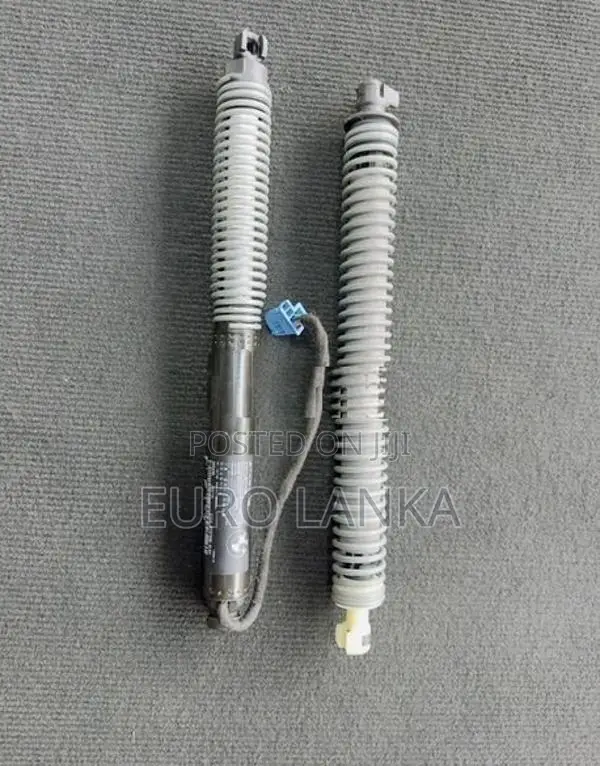 BMW 740 G12 Rear Electric Boot Shocks