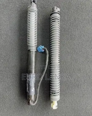 BMW 740 G12 Rear Electric Boot Shocks