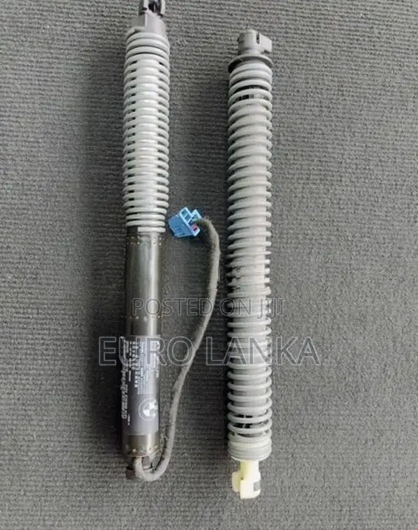 BMW 740 G12 Rear Electric Boot Shocks